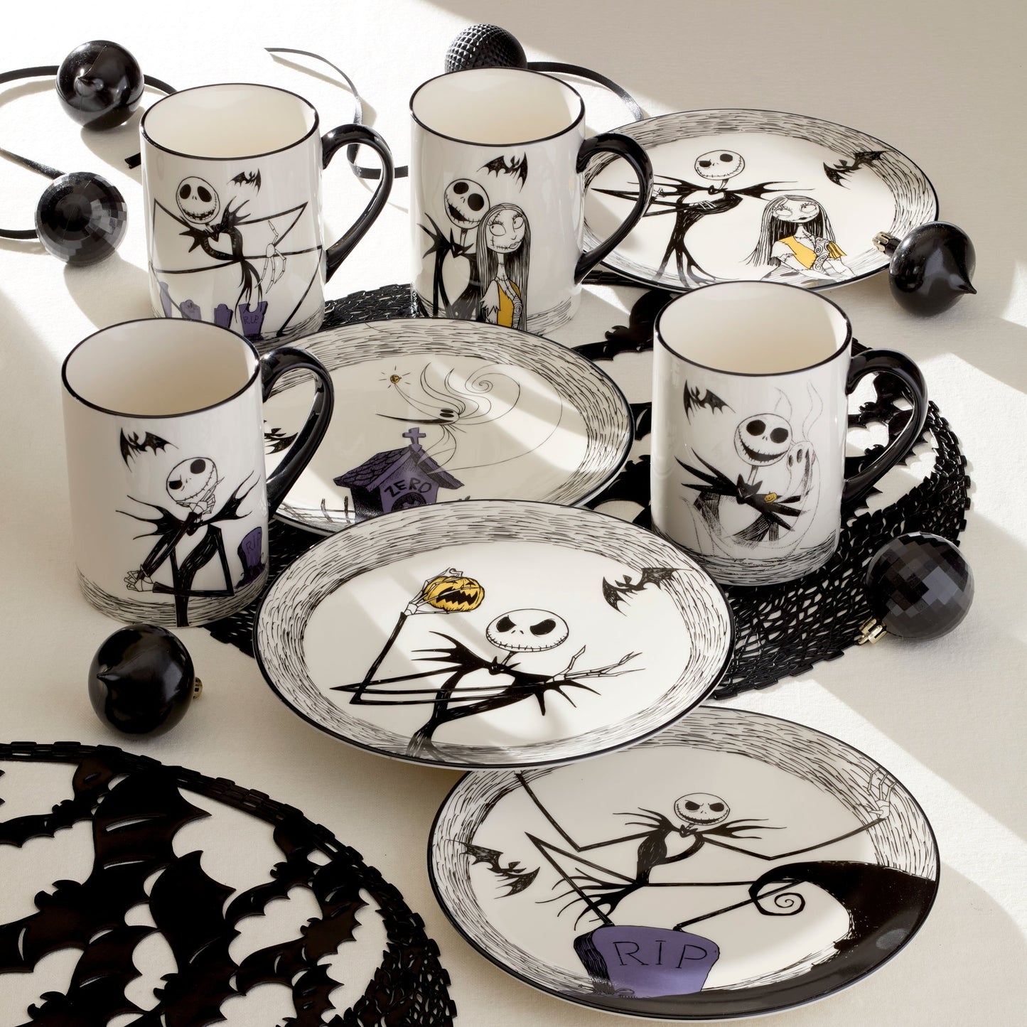 The Nightmare Before Christmas Mugs - Set of 4 VinylsBase